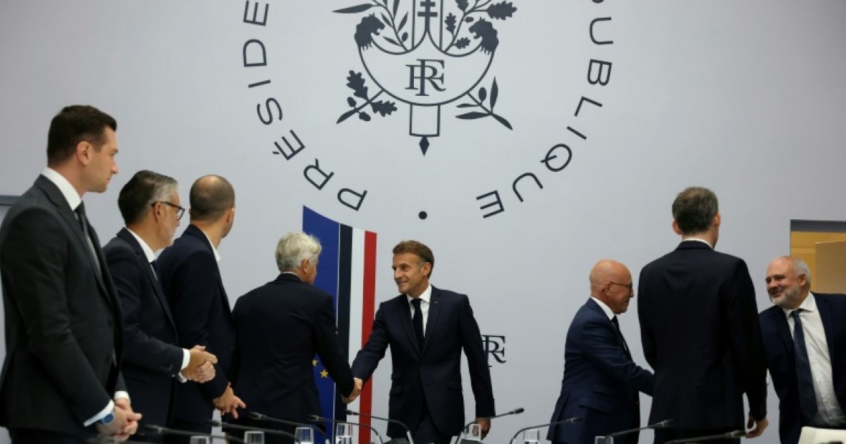 Crise internationale : Emmanuel Macron réunit les candidats à la présidentielle pour un état des lieux
