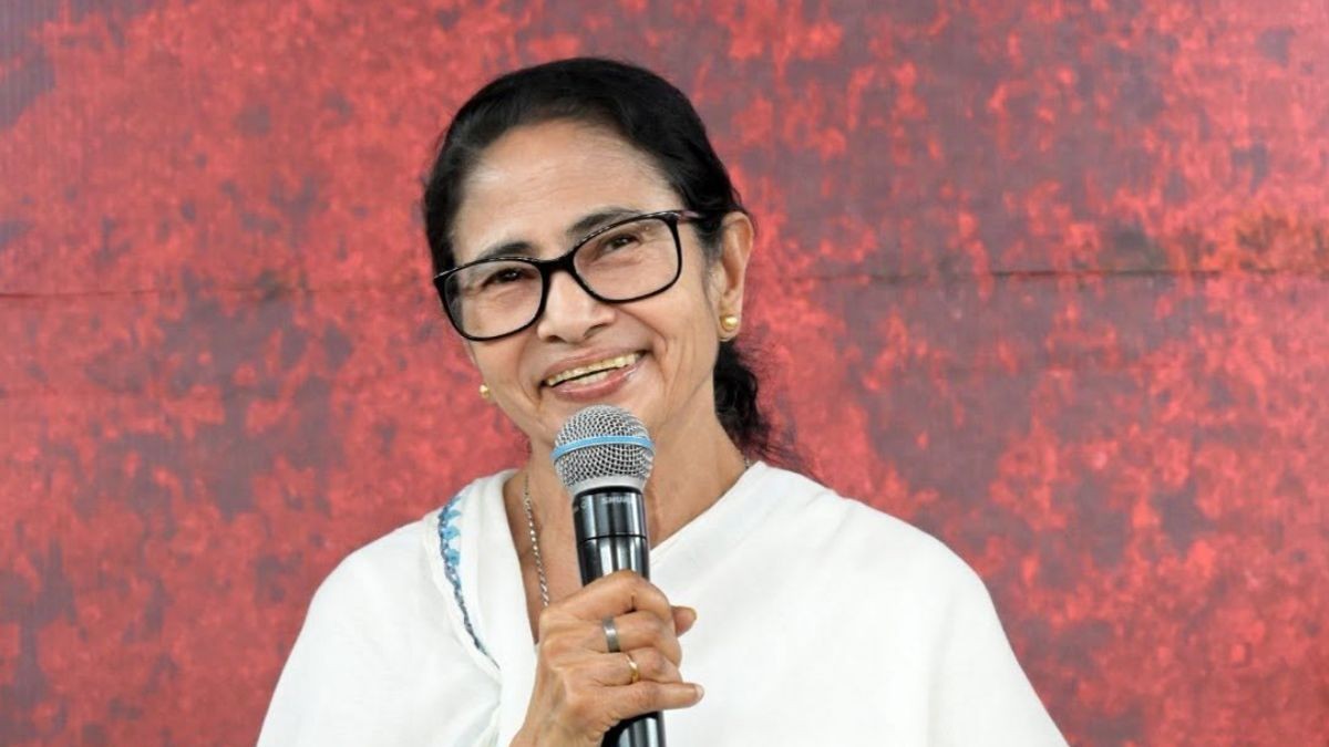 তৃণমূলে টানাপোড়েন: চন্দ্রিমার ইস্তফায় মমতার সরাসরি নিয়ন্ত্রণ