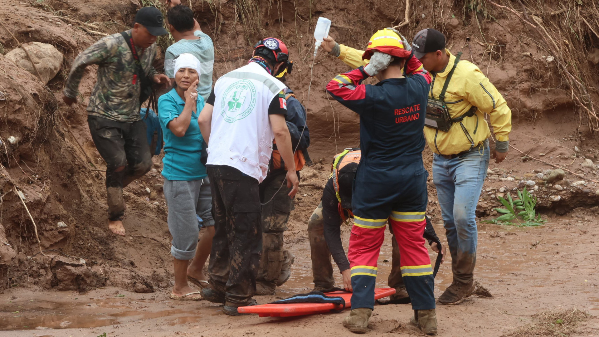 Tragédia na Bolívia: enchentes causam 3 mortes e 18 desaparecidos
