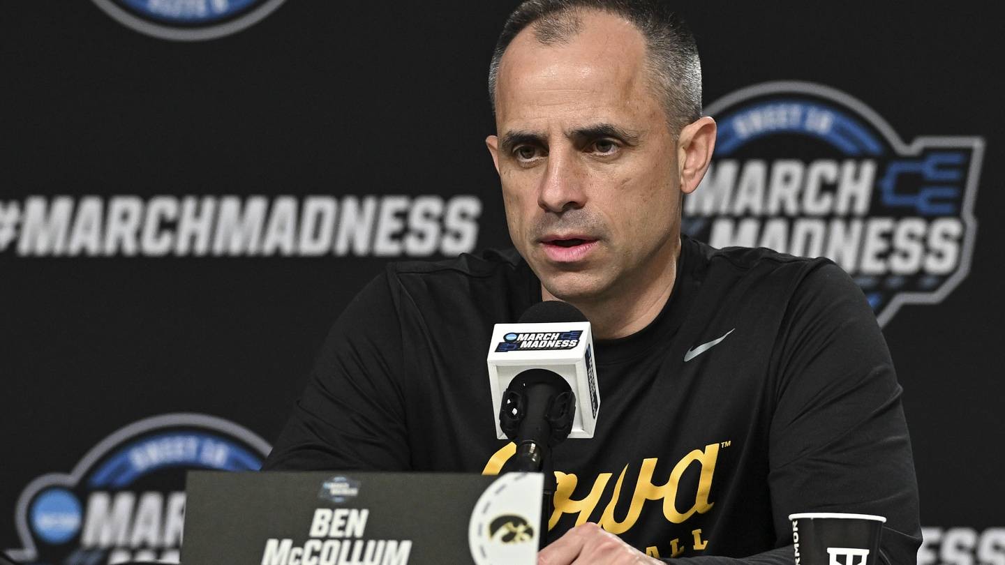 Iowa Hoops Faces 3 Key Questions Ahead of Summer Workouts