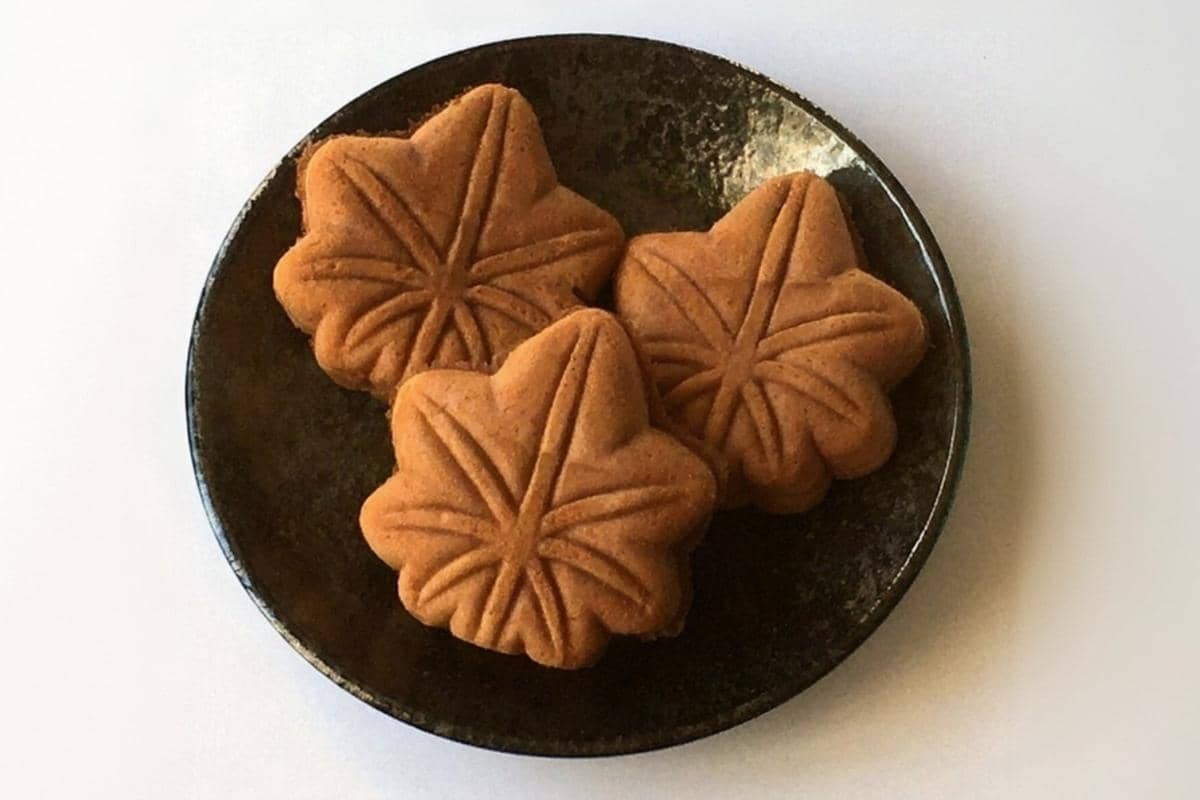 5 Camilan Khas Jepang Bertema Momiji, Ada yang Terbuat dari Daun Maple