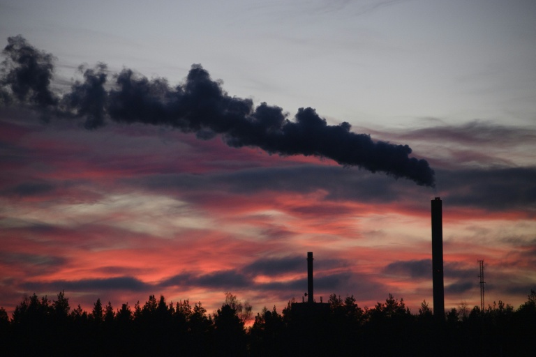 Global CO2 Emissions Hit Record High Despite Green Tech Surge
