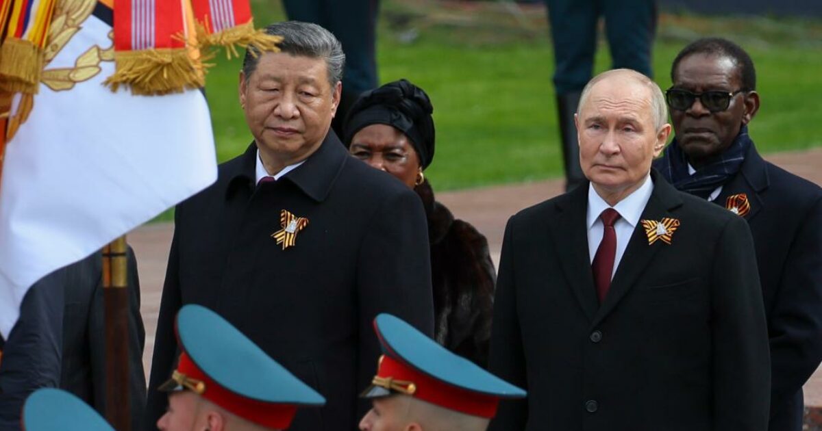 Putin da Xi: affari per oligarchi, minaccia nucleare per il popolo