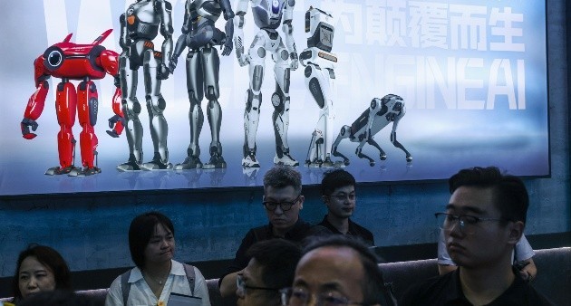 China le responde a Trump: la inteligencia artificial no es una amenaza, es del pueblo