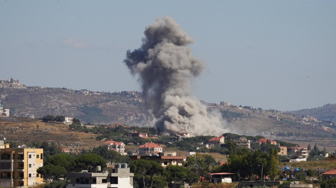 Moyen-Orient : l'Iran bloque Ormuz, Tsahal frappe au Liban