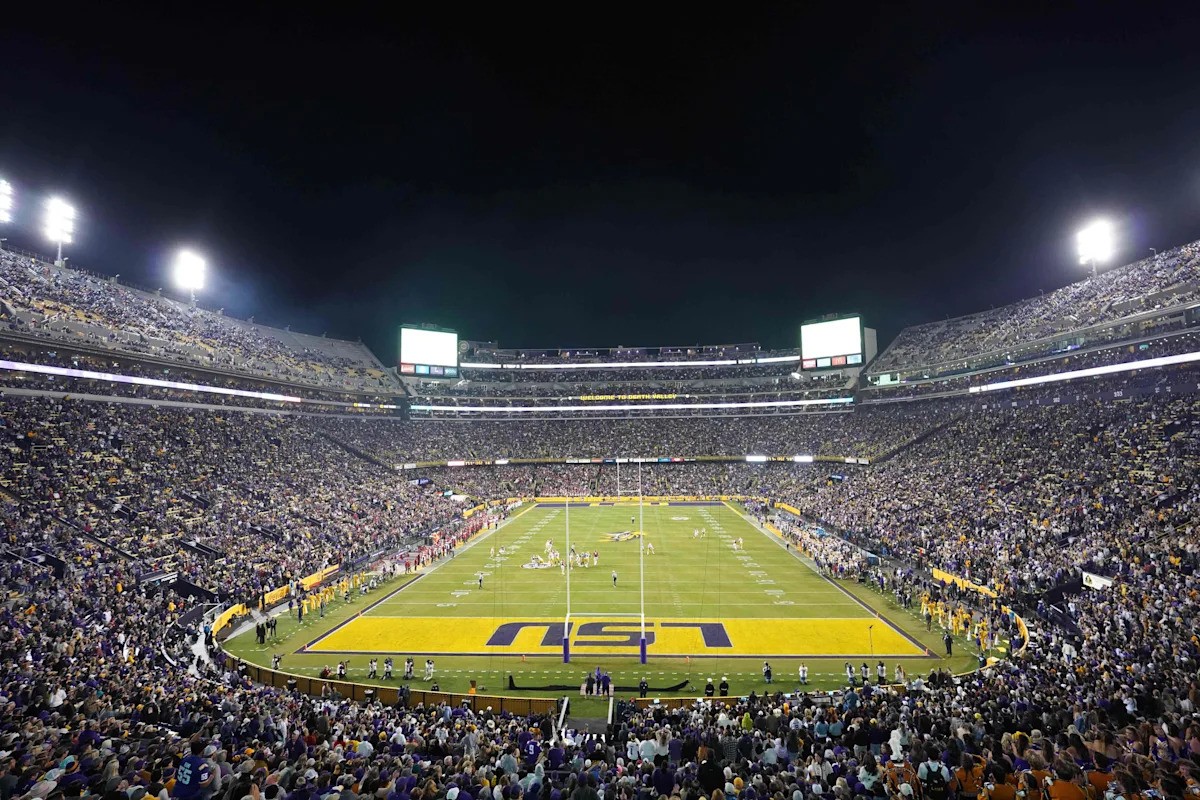 EA Sports Ranks Kinnick Stadium Top 20 Toughest Places