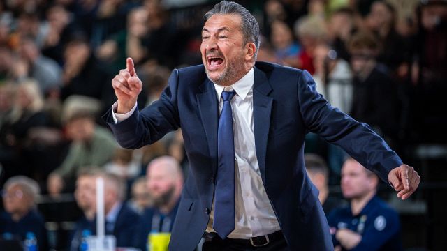 Basket, Banchi chiama il popolo. Fontecchio sceglie il capitale