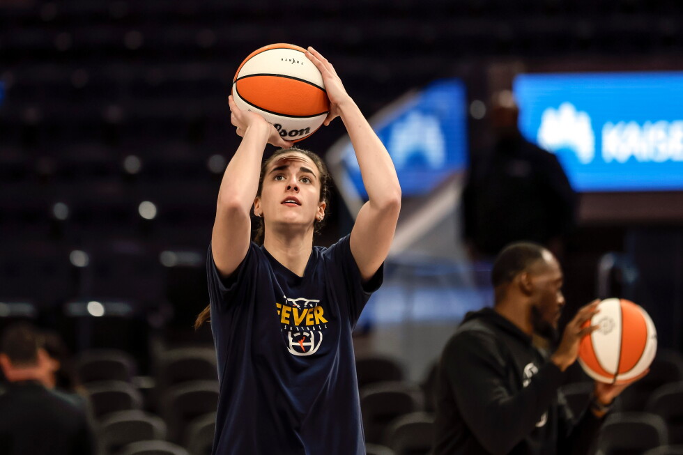 Iowa's Caitlin Clark Leads Fever Past Dream After Turbulent Week