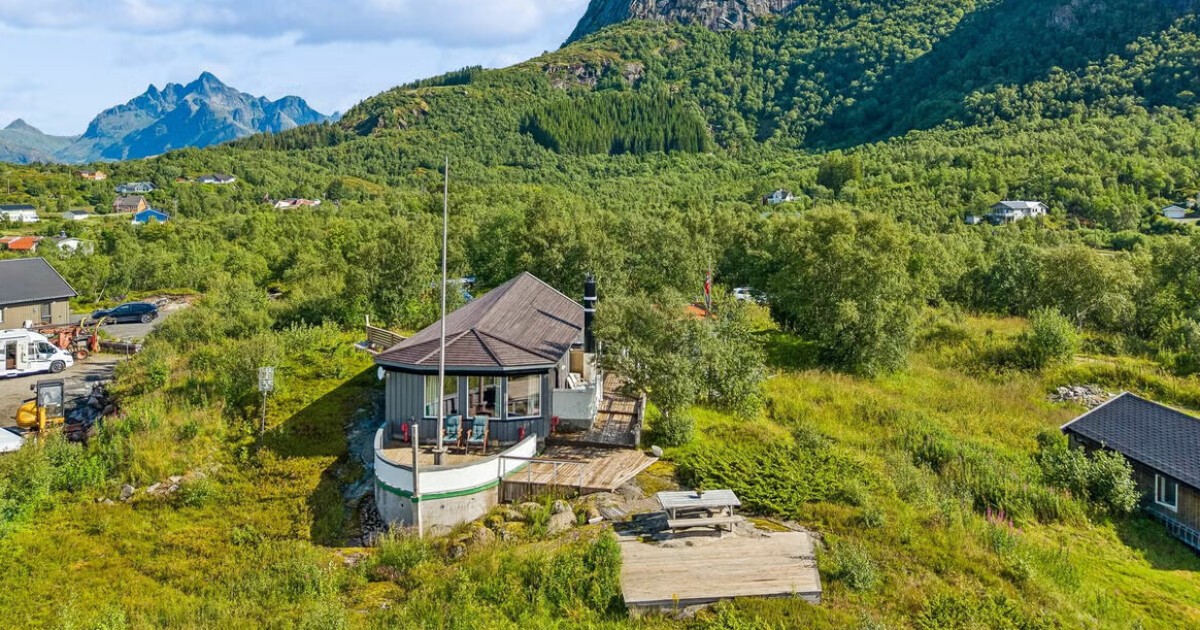 En båt på land: Nå selges livsverket i Lofoten