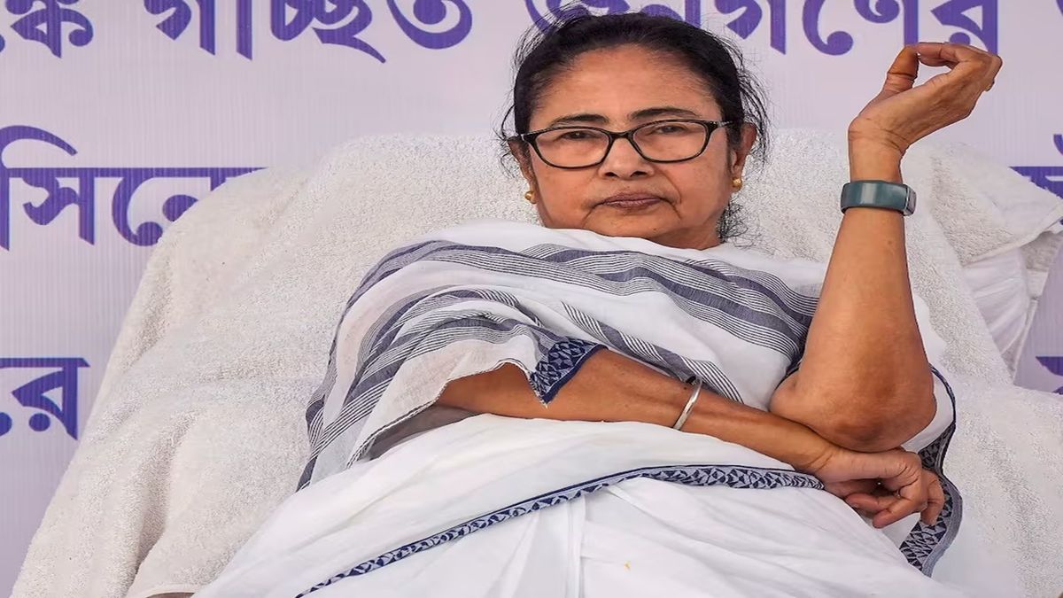 ভোটাধিকার রক্ষায় মমতার ধর্না: গণতন্ত্রের স্বাধীনতা হুমকিতে