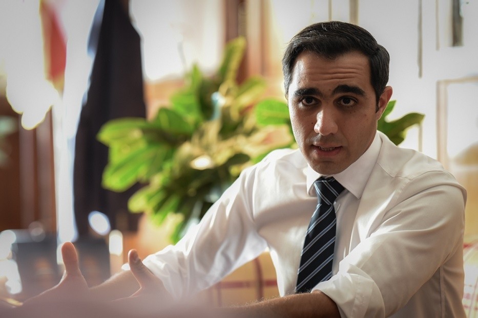 Fiscalía archivó denuncia contra Satdjian y la oposición exige disculpas de Lustemberg