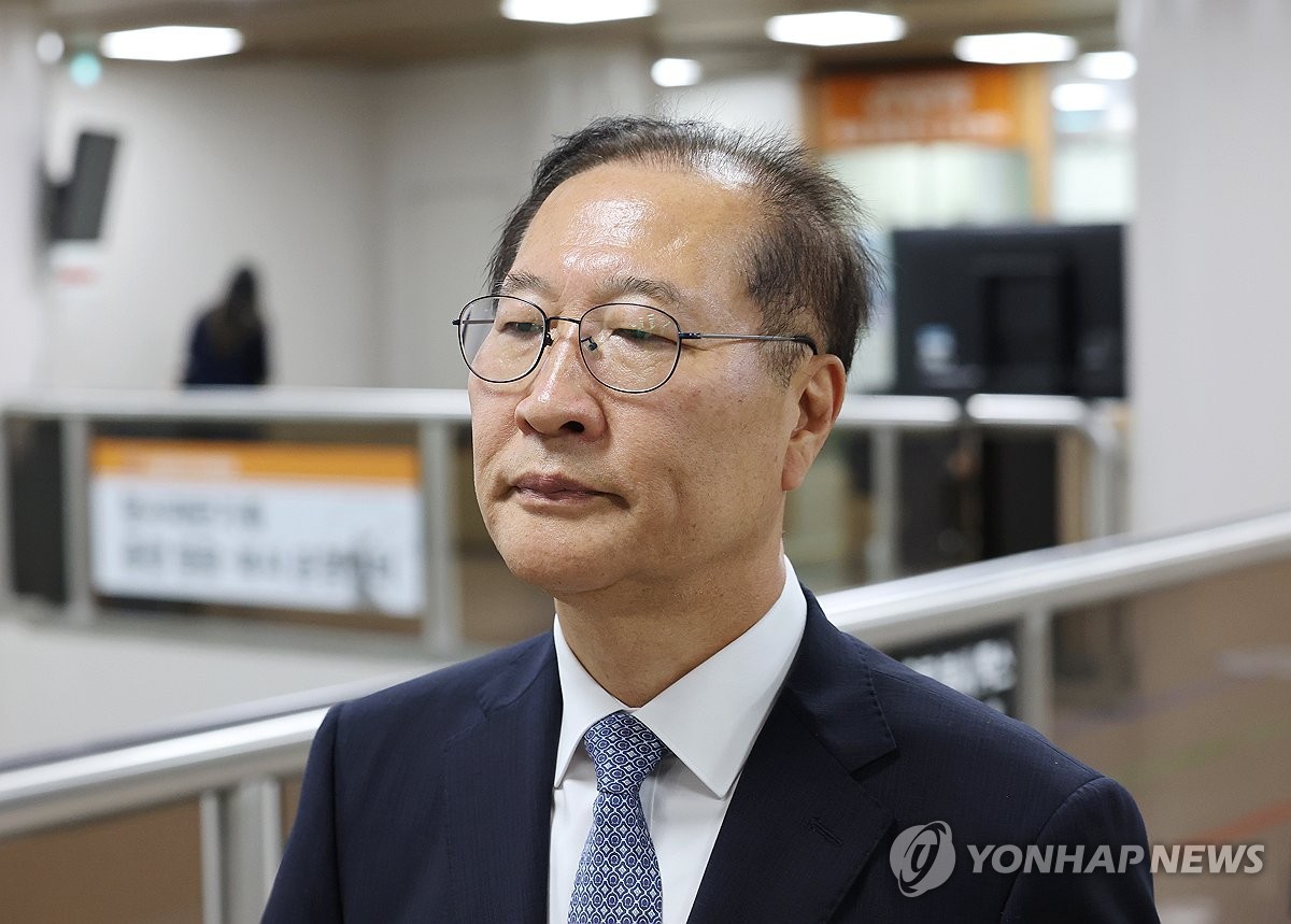 '친위 쿠데타' 박성재 전 법무장관 1심 징역 25년 구속, 민주주의 수호의 경고
