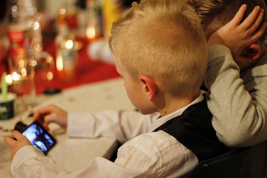 Redes sociales: el dilema digital que afecta la felicidad juvenil