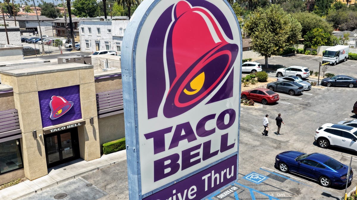 Taco Bell Pulls Lettuce Nationwide as Cyclosporiasis Outbreak Hits 4,000+ in Michigan
