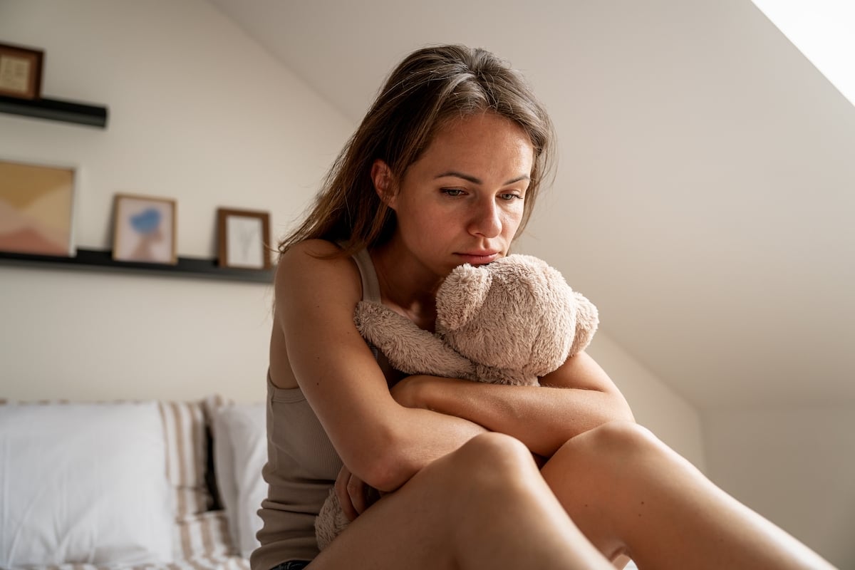 Douleurs intimes : l'assaut idéologique qui brise les femmes