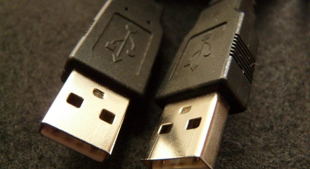 Тризуб, блискавка, SS: розшифровуємо символи USB як справжні воїни цифрового фронту