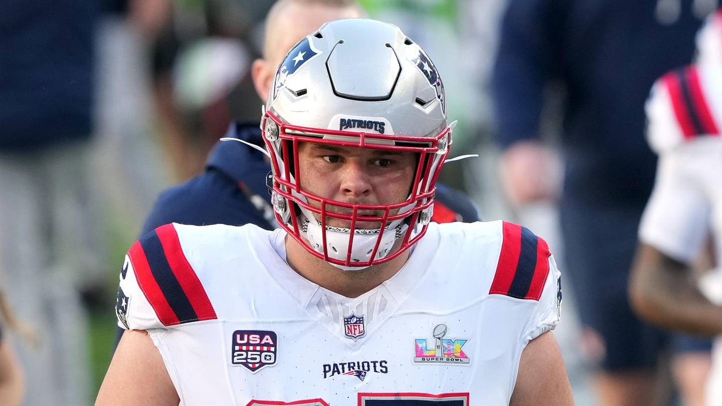 Iowa Rookie Logan Jones Challenging Bradbury for Bears Job