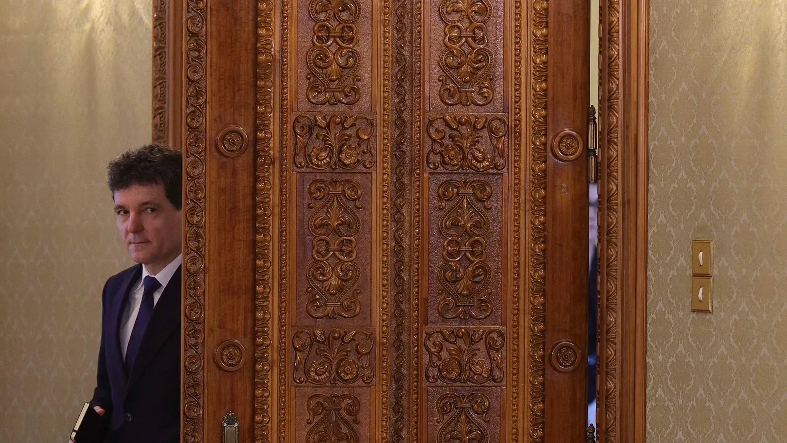 Nicușor Dan caută majoritate pentru noul Guvern al României