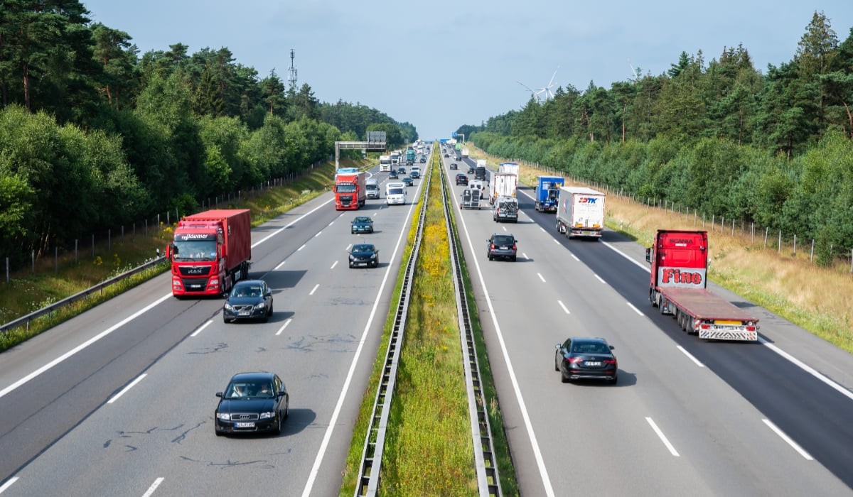 Germania interzice circulația camioanelor grele duminica și de sărbători. Amenzi uriașe pentru șoferi și firme