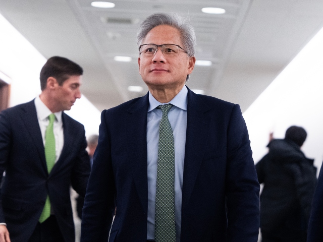Nvidia CEO Huang Backs Trump, Slams State AI Rules