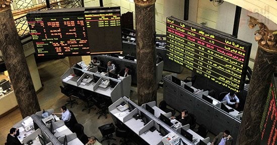البورصة المصرية تخسر 20 مليار جنيه في جلسة متباينة وتوقف 19 سهماً