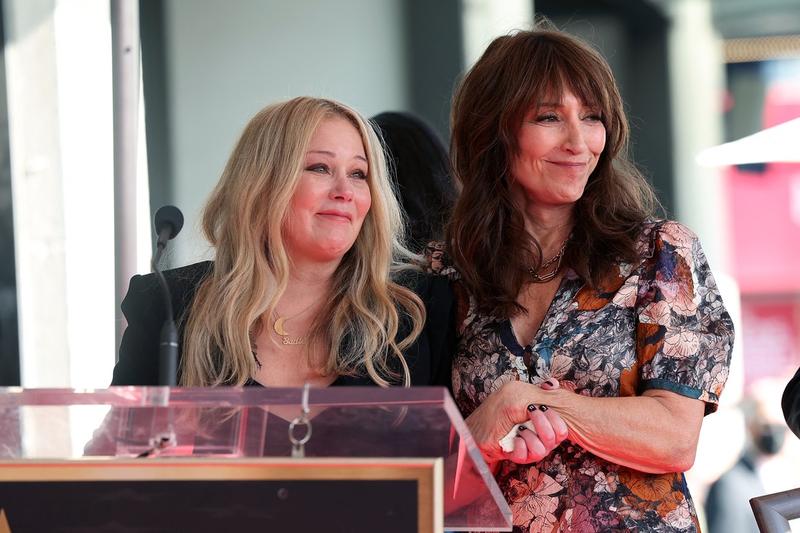 Christina Applegate luptă cu scleroza multiplă: „Viața nu se încheie cu o fundă
