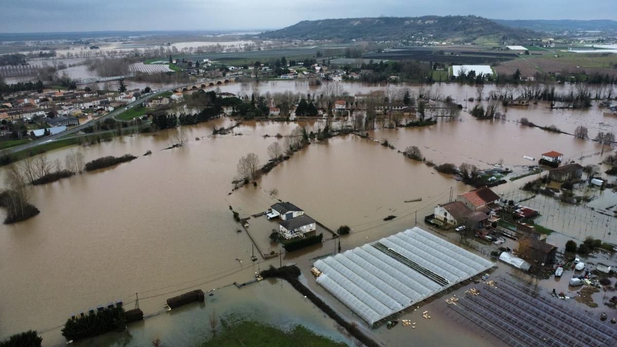 Aiguillon : 500 évacués, la solidarité française résiste