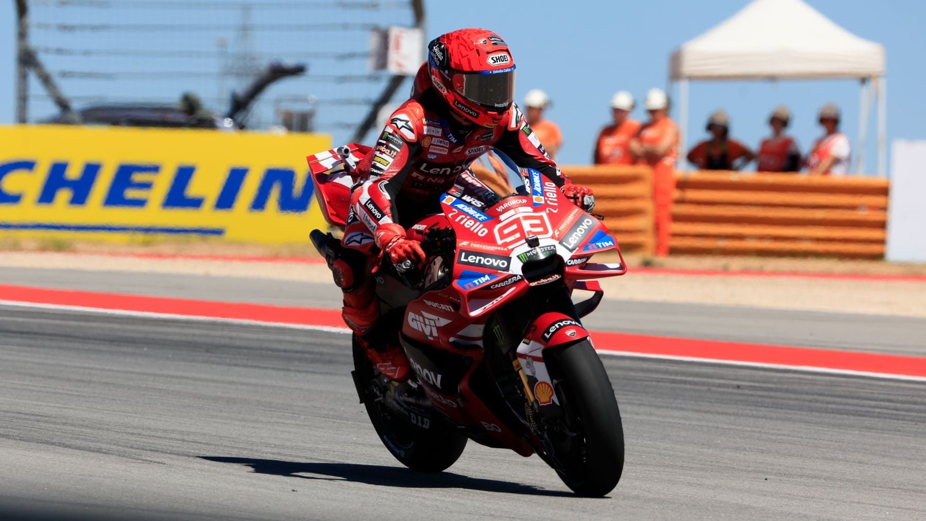 Marc Márquez, el rey de MotorLand, aplasta a la élite imperial del motociclismo