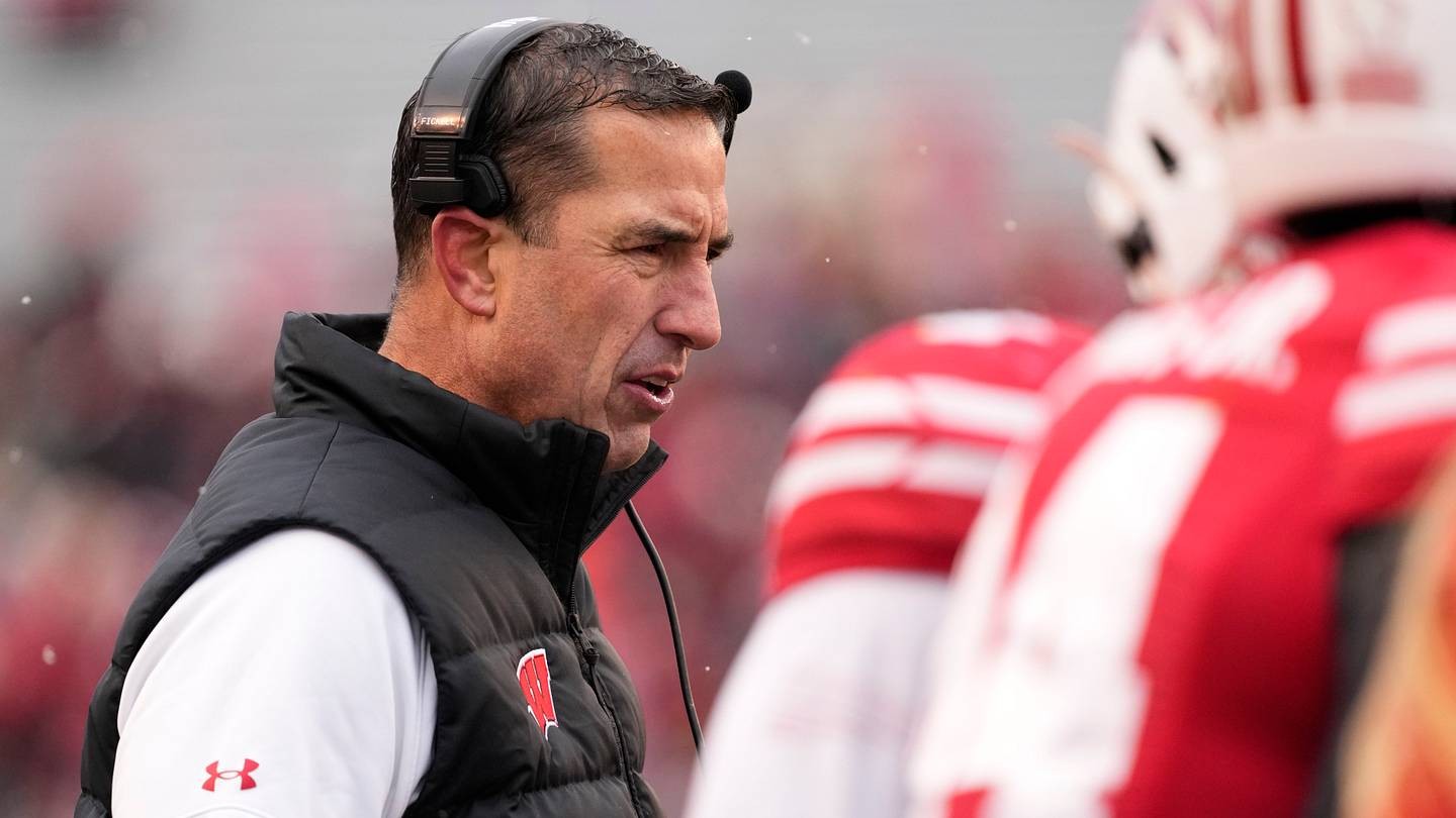 Iowa Hawkeyes Land at No. 8 in Big Ten Power Rankings as QB Question Looms