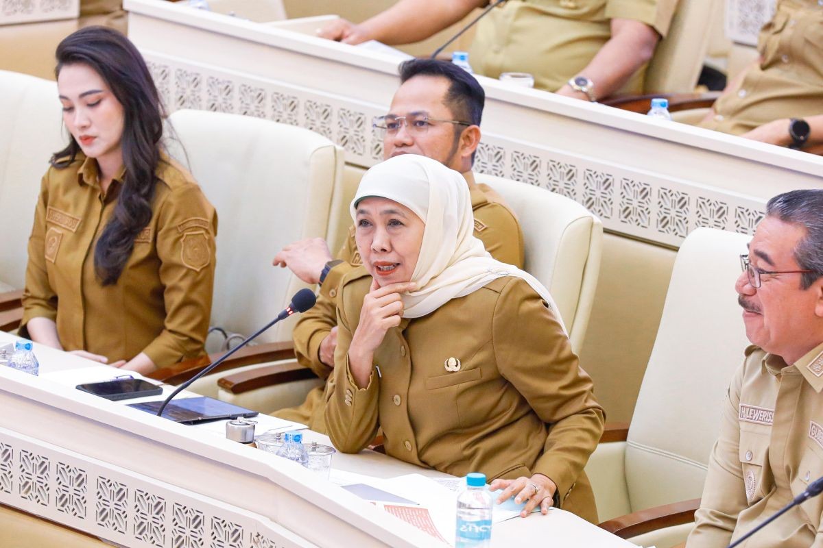 Khofifah Jaga Lahan Pertanian Jatim, Lumbung Pangan Tetap Kokoh di Tengah Industrialisasi