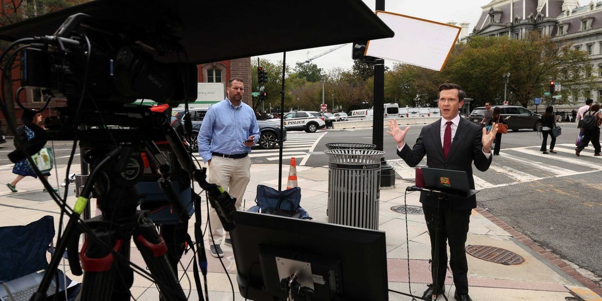 White House defies court order, keeps barring journalists