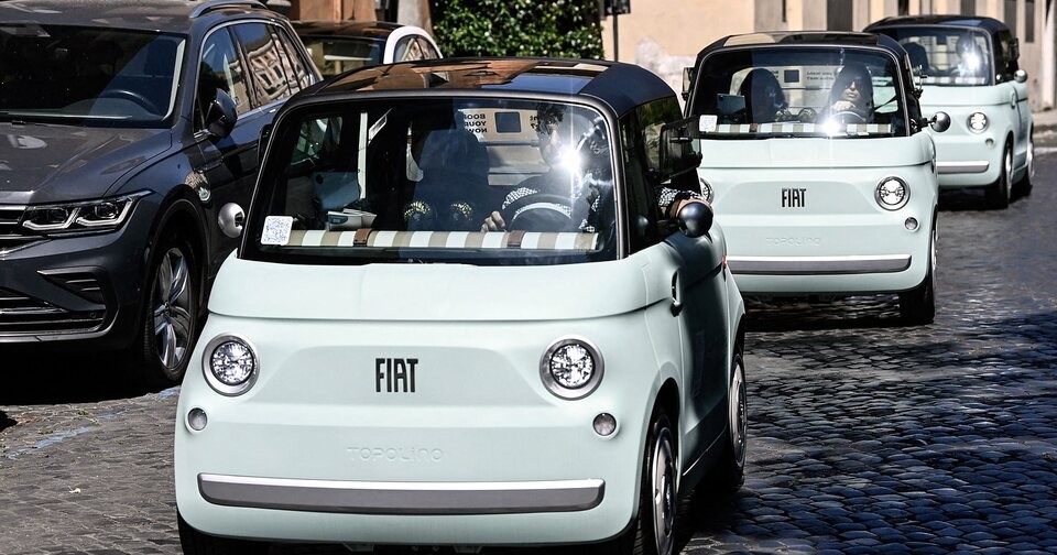 La Fiat Topolino débarque aux USA : la voiture sans permis devient voiturette de golf pour riches