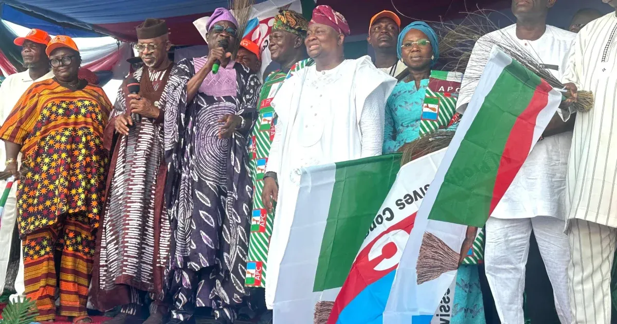 Ogun West 5,000-Strong PDP Exodus: APC Gains Big as 2027 Battle Lines Draw