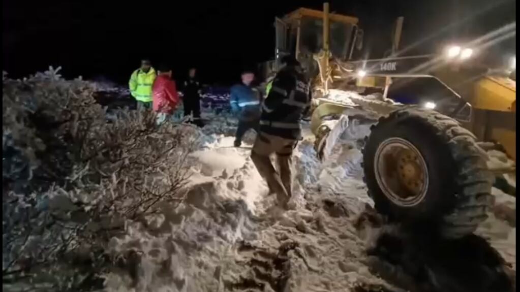 Rescate en Santa Cruz: pareja sobrevive 40 horas atrapada por la nieve a 22 grados bajo cero