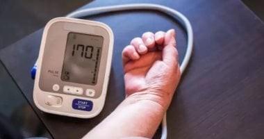 خطوات عملية لخفض ضغط الدم بشكل طبيعي: نصائح من خبراء الصحة