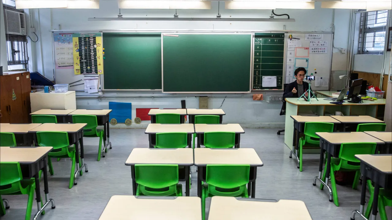 Hong Kong: Crise demográfica força fecho de 15 escolas