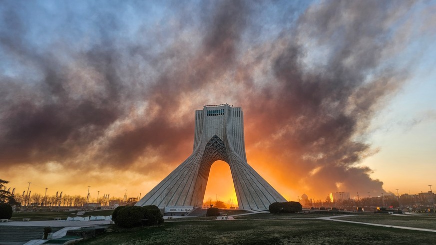 Iran-Konflikt eskaliert: Öllager in Teheran bombardiert