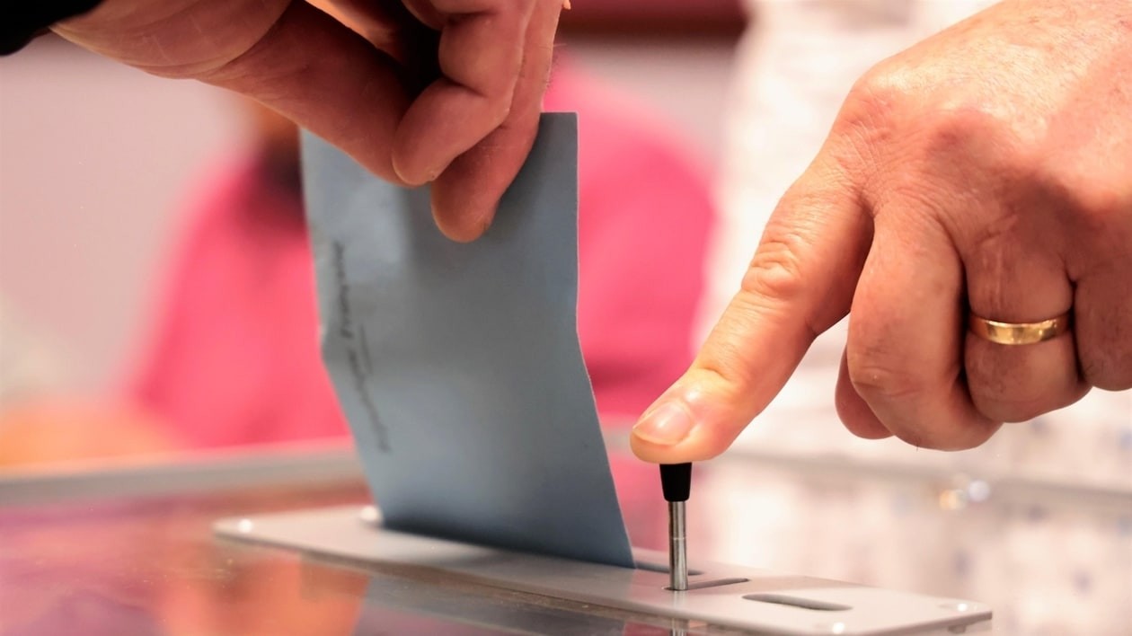 Vote à 16 ans : la gauche déniche sa nouvelle chair à canon électorale