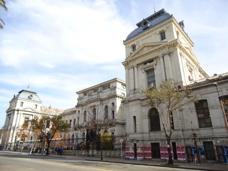 Paro estudiantil en Medicina tras intento de femicidio: la Udelar admite que falló
