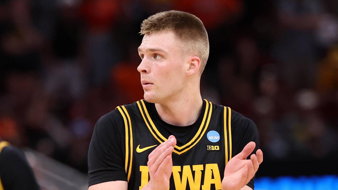OKC Thunder Trades Up for Iowa Guard Bennett Stirtz