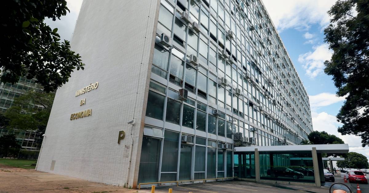 Reforma Tributária: 4 em cada 10 empresas ainda não se adaptaram, e quem sofre é o povo