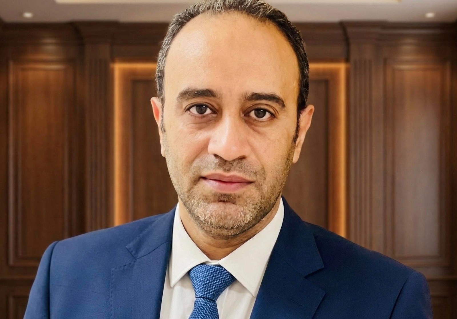 الوعي الرقمي يحمي الأسرة ويواجه الشائعات: خبير مصري يدعو لتربية رقمية