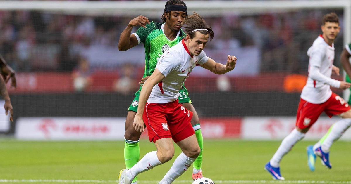 Jakub Kaminski: O 'raio' que seduz o Benfica por 20 milhões