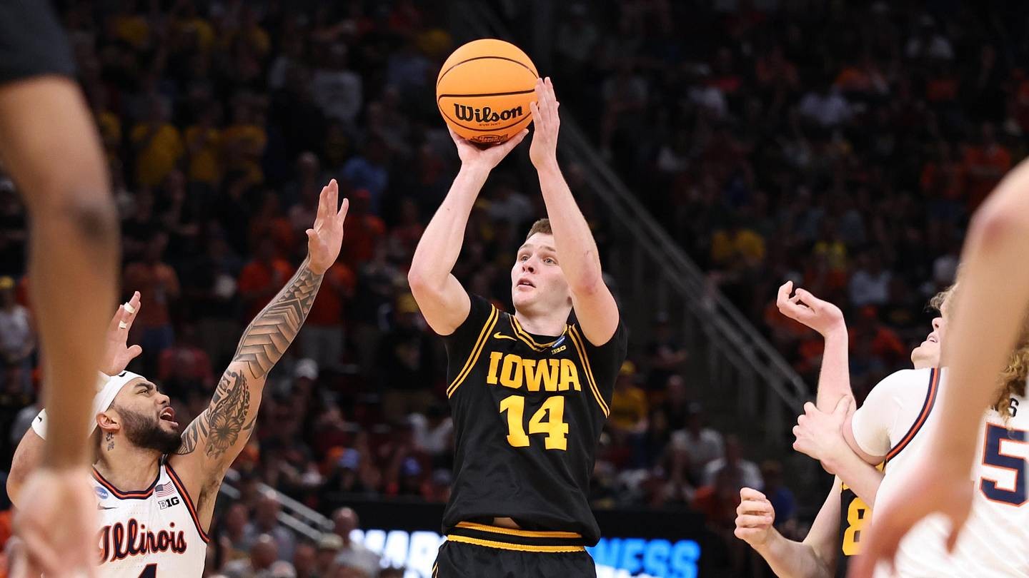 Iowa's Bennett Stirtz Emerges as Top Target for Charlotte Hornets