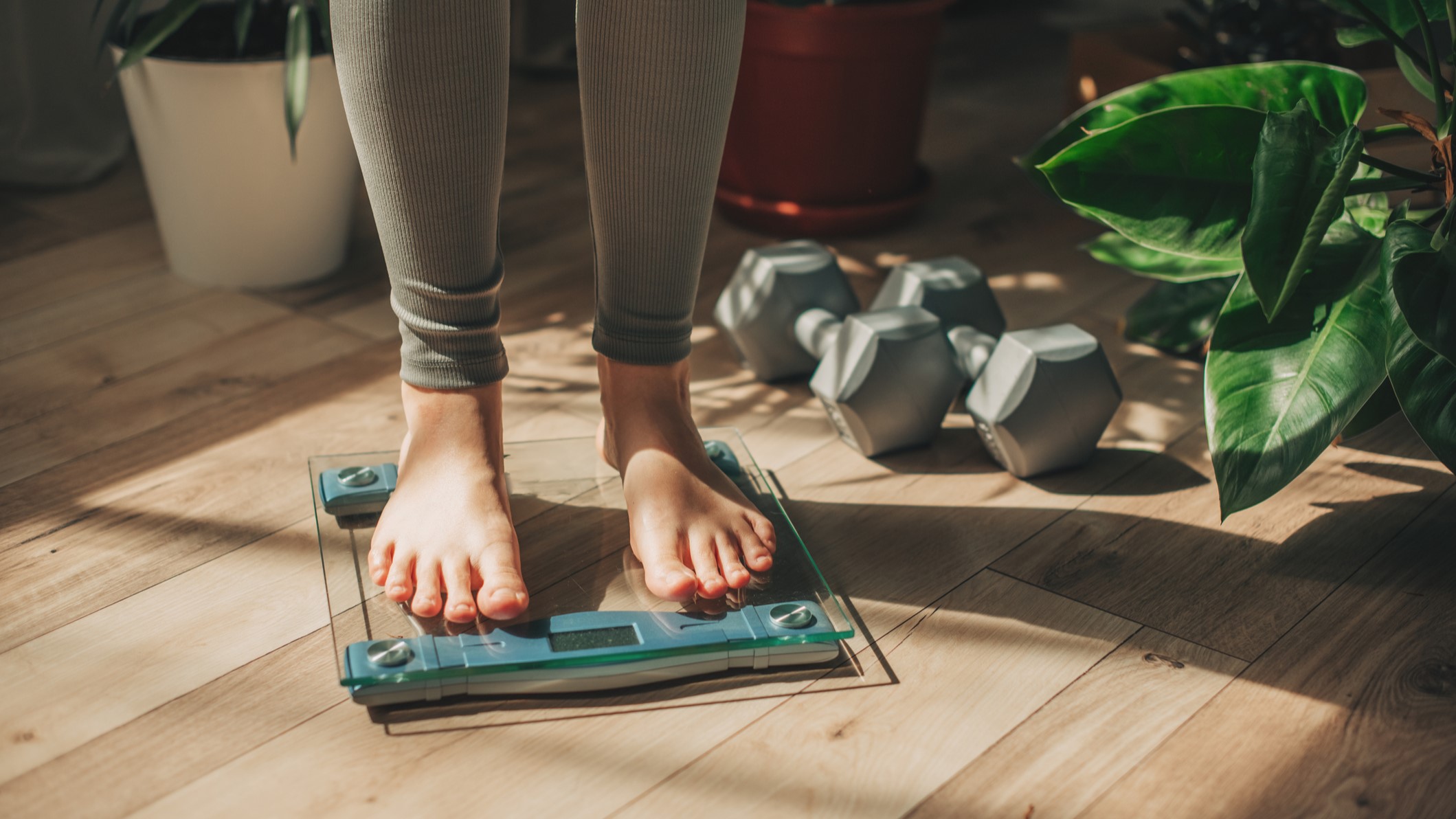 Gesund abnehmen: Expertin erklärt realistische Ziele