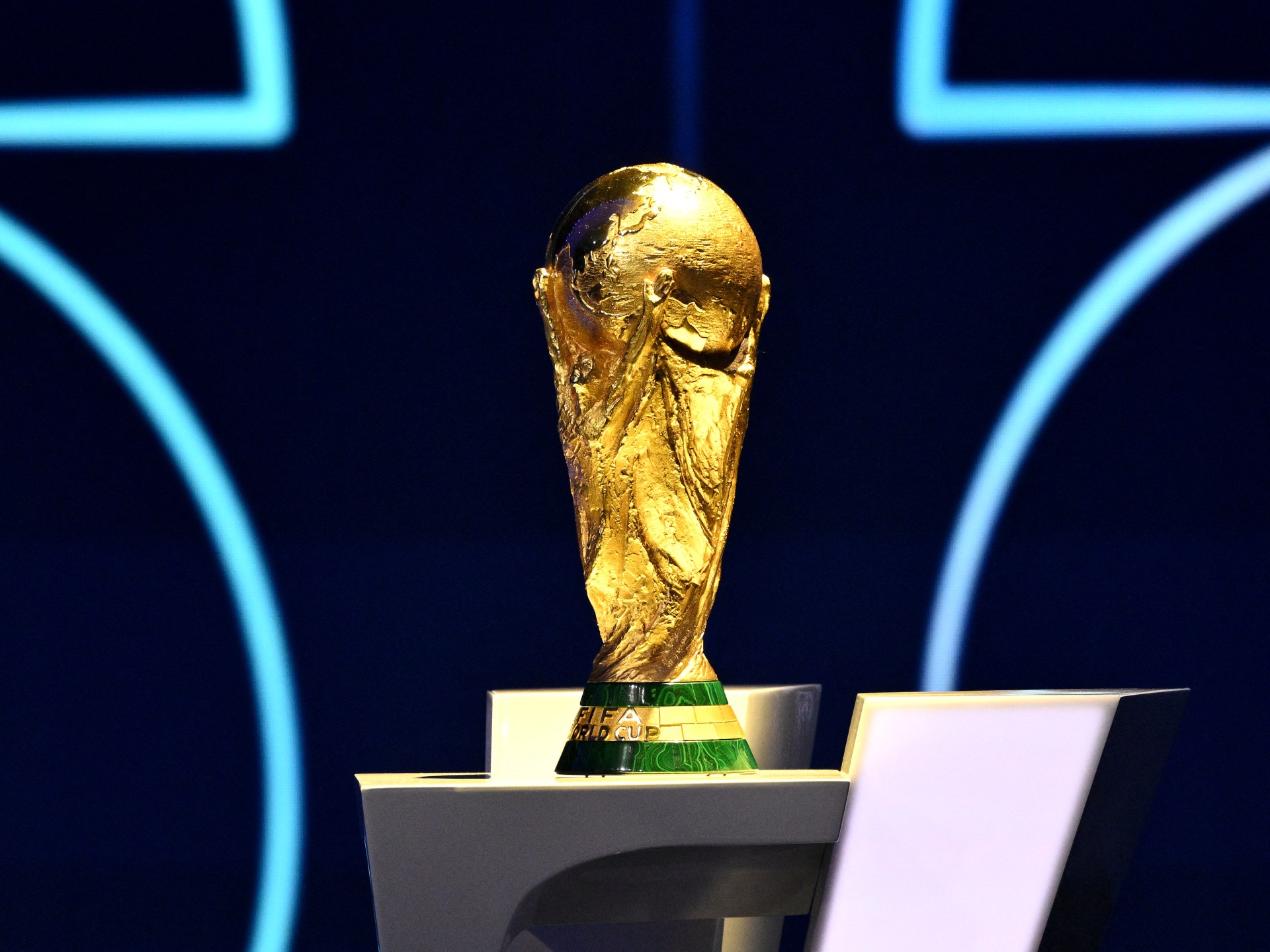 كأس العالم 2026: تحديات وفرص لعشاق الكرة العربية