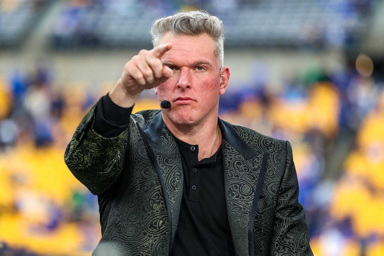 Pat McAfee Pledges $1M to Iowa Children's Hospital After GameDay Kicking Contest