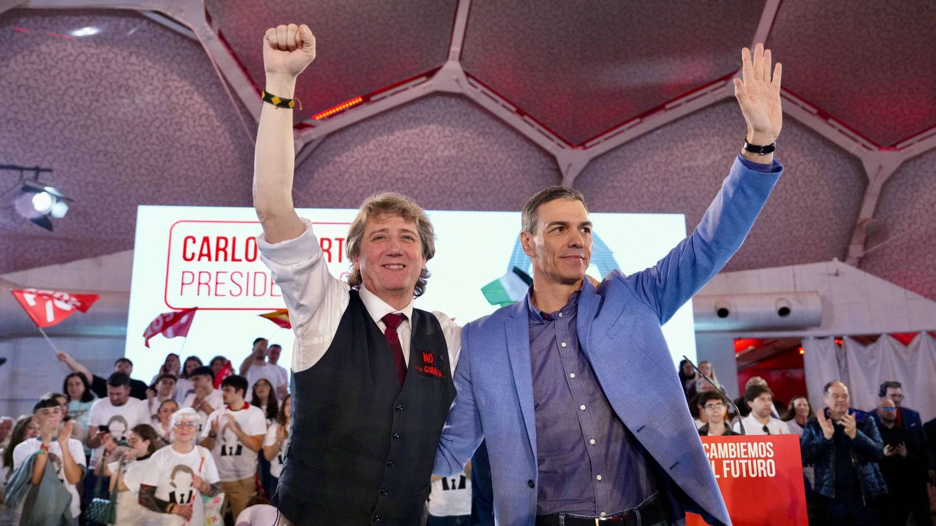 PP gana pero Sánchez resiste con retórica anti-guerra
