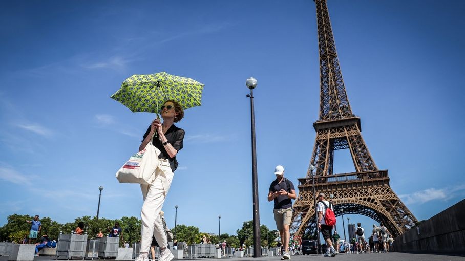 Canicule à Paris : plus chaud qu'à La Mecque, l'invasion thermique
