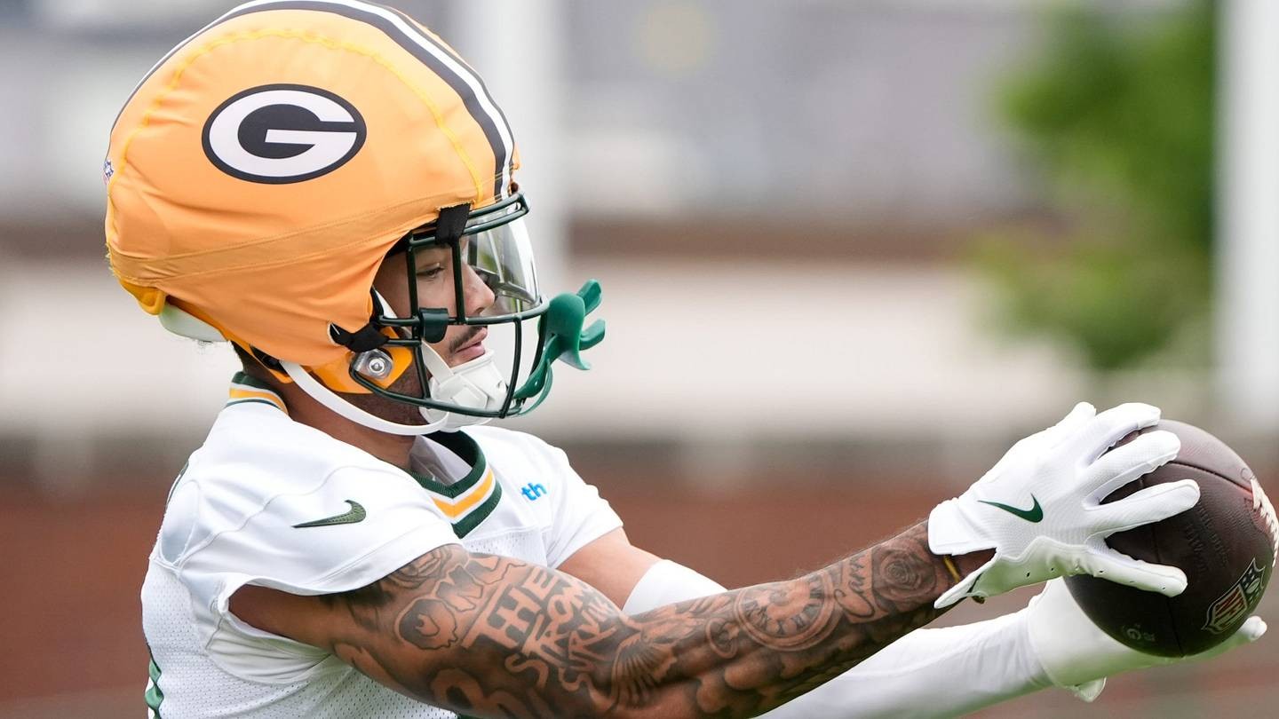 Packers Training Camp Battle: Former Iowa Tight End Luke Lachey Fights for Roster Spot